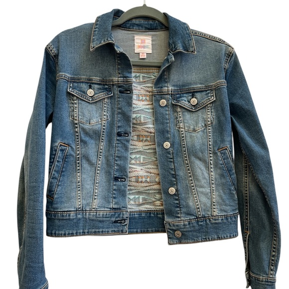 LuLaRoe XS Cropped Denim Jacket Aztec Woven Back Boho Western Festival - Picture 2 of 6